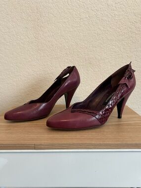 Vintage Stuart Weitzman Plum Heels Size 6
